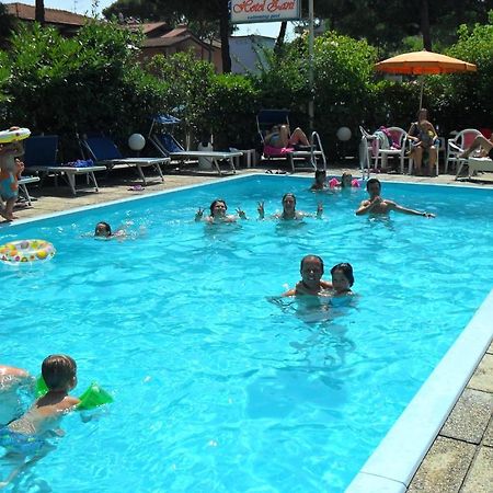 Hotel Zani Червия Екстериор снимка