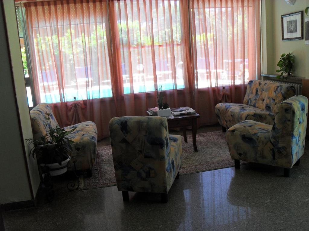Hotel Zani Червия Екстериор снимка