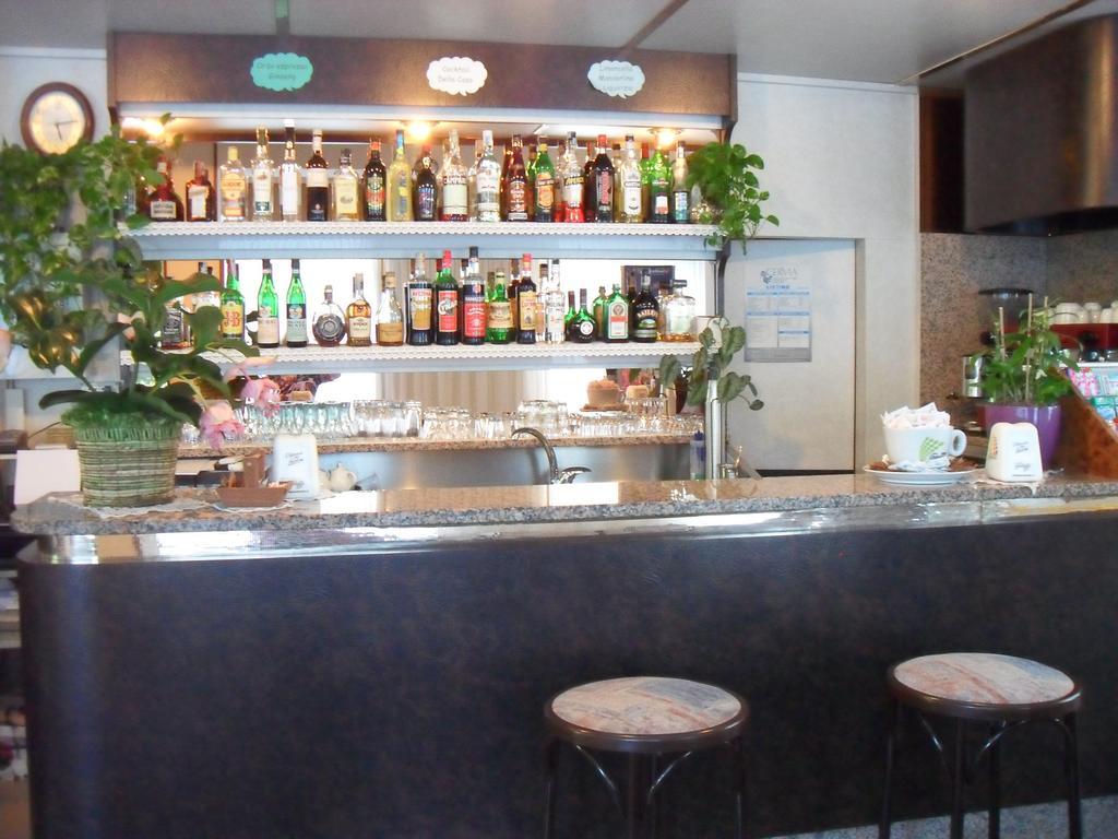 Hotel Zani Червия Екстериор снимка