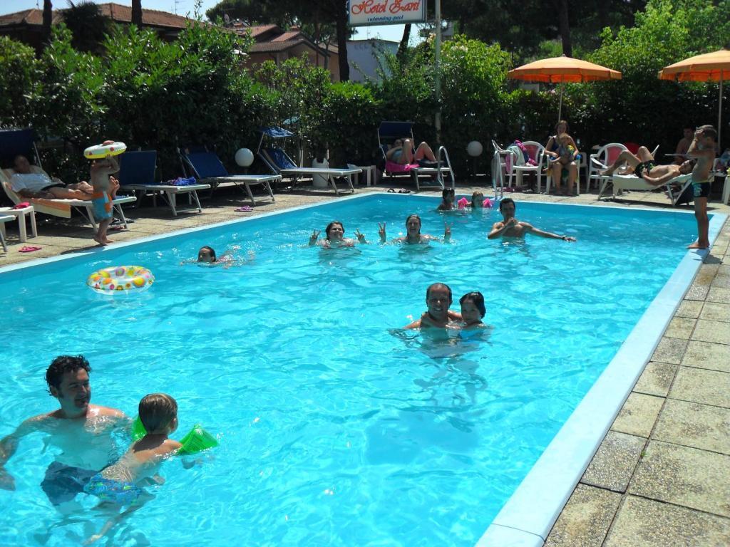 Hotel Zani Червия Екстериор снимка