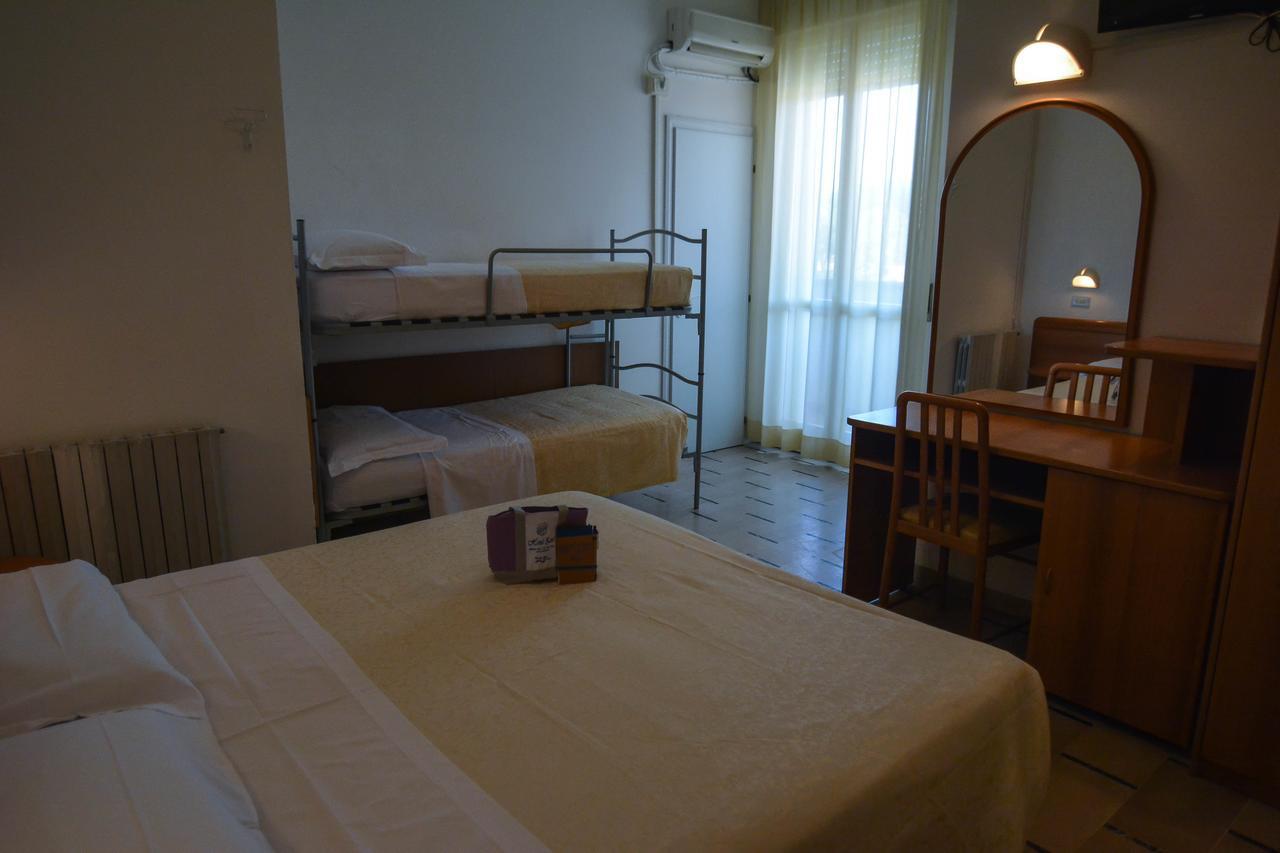 Hotel Zani Червия Екстериор снимка