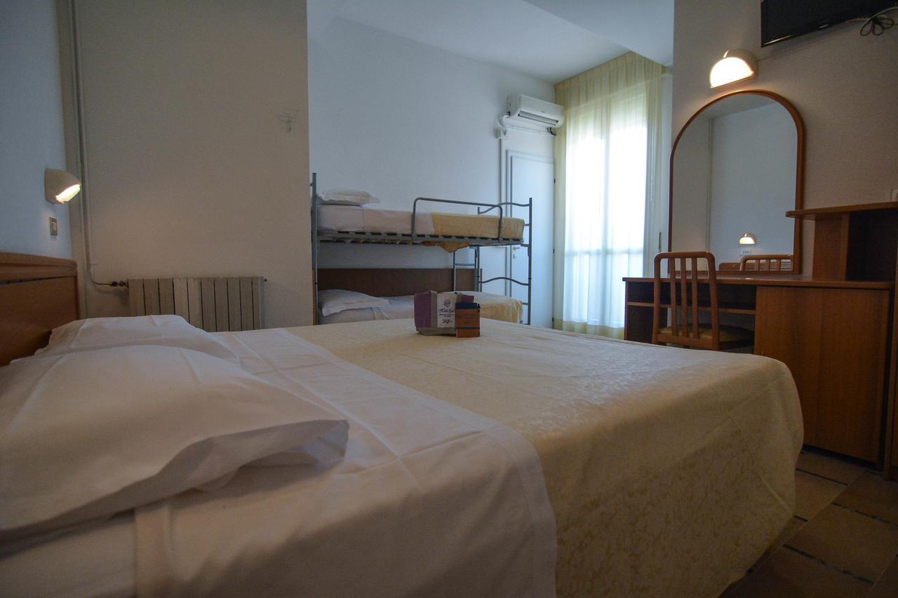 Hotel Zani Червия Екстериор снимка